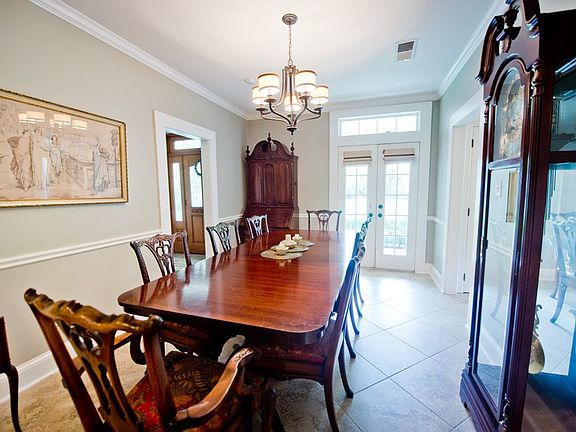 3rd image of 209 W Caldwood Dr