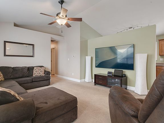 4th image of 806 Jacob Dr