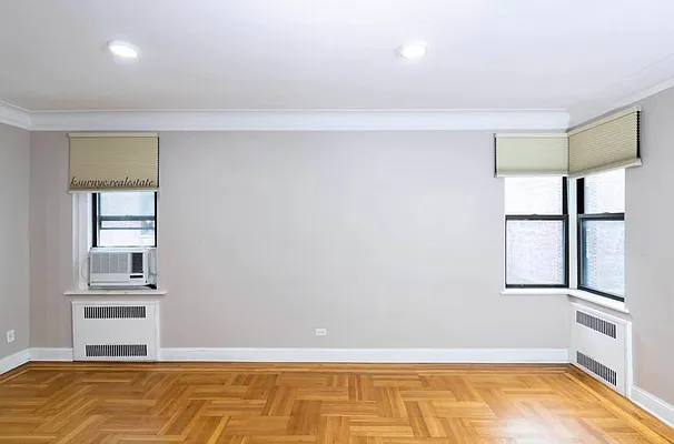 Rented by RealTegrity NY LLC | media 27