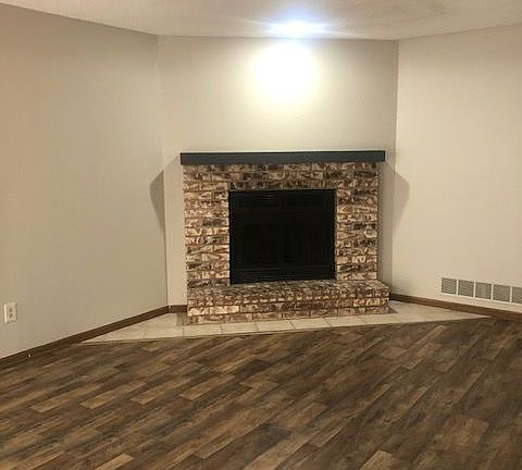4th image of 203 NE Greystone Dr #203