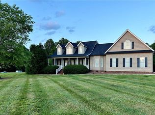 1902 Acorn Dr, Randleman, NC 27317