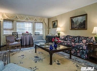 4th image of 47 Strully Dr