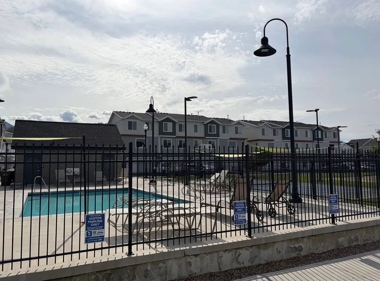 4 bed, 2325 sqft, $950 — Photo 3