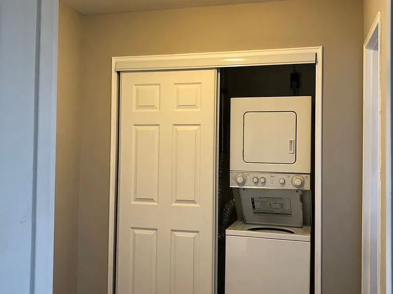 Devonshire Park Apartments — Photo 9