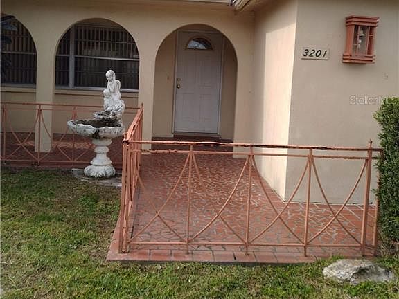 3rd image of 3201 Bluebird Dr