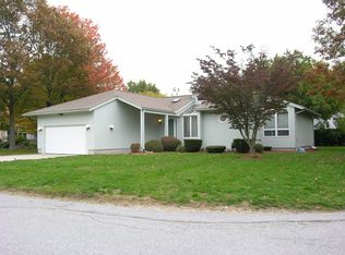 4 Abby Rd, Barrington, RI 02806