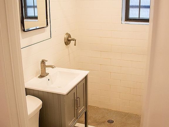 4th image of 2816 Douglas Blvd #5L