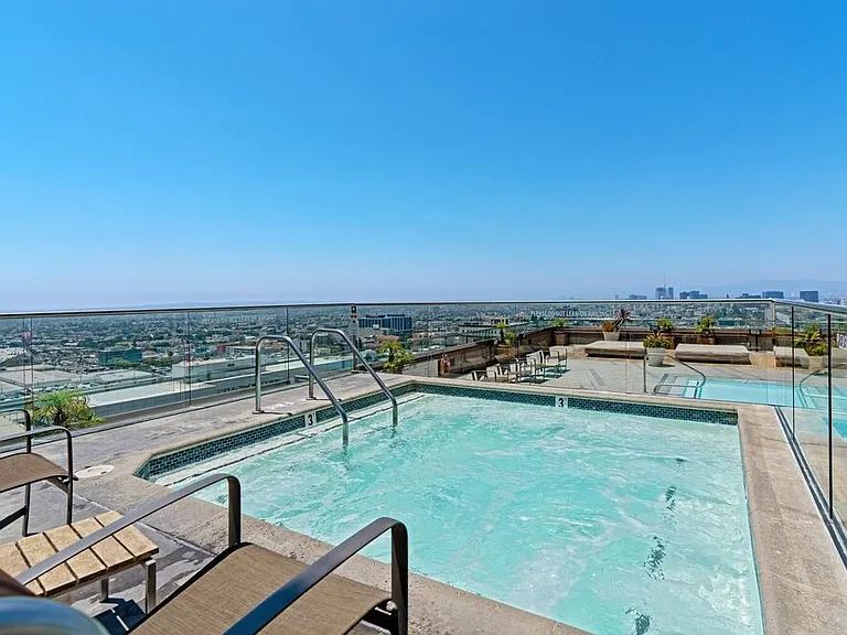 1100 Wilshire Blvd #2010 — Photo 4