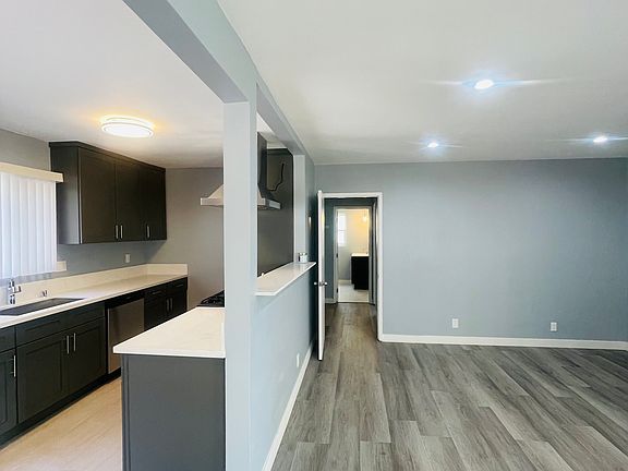 3rd image of 720 Silver Lake Blvd #3