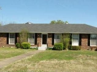 1405 Linwood Dr, Lebanon, TN 37087