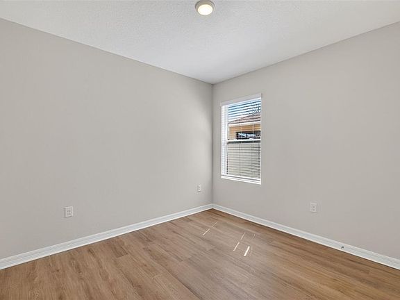 4th image of 349 Honey Bell Rd