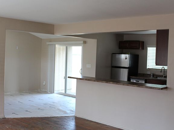 Dining Area (engineered hardwood floor has been installed)