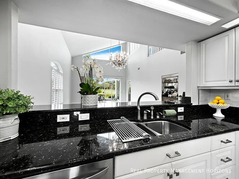 8737 Pebble Creek Ln — Photo 26