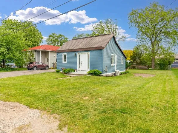 30 Queen St W, Lambton Shores, ON N0N 1J0