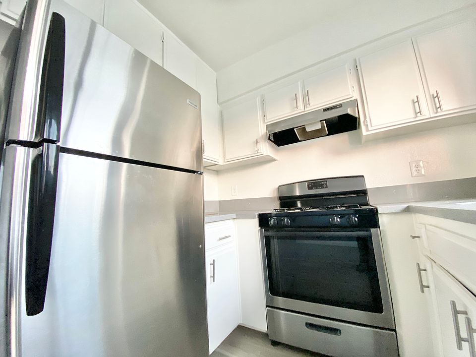 1st image of 227 Normandie Ave #12