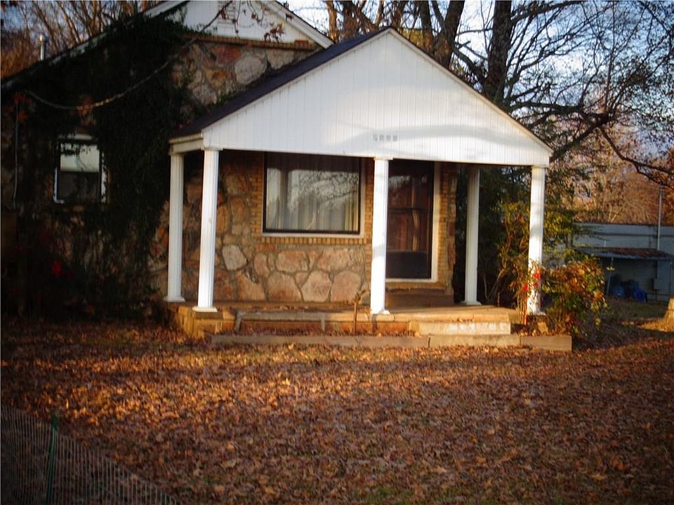 1st image of 2405 Villa Dr