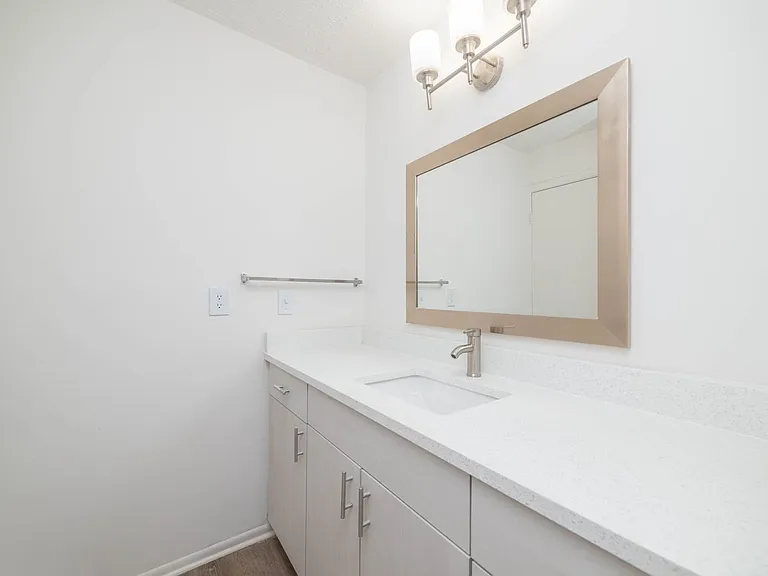 Camelot Apartments — Photo 85