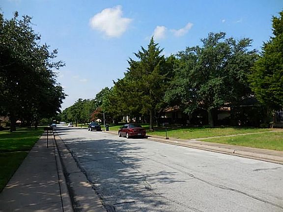 3rd image of 509 Cambridge Dr