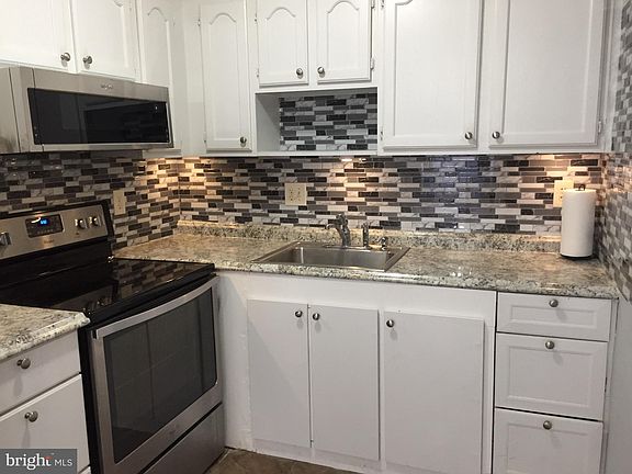 4th image of 8684 Village Square Dr