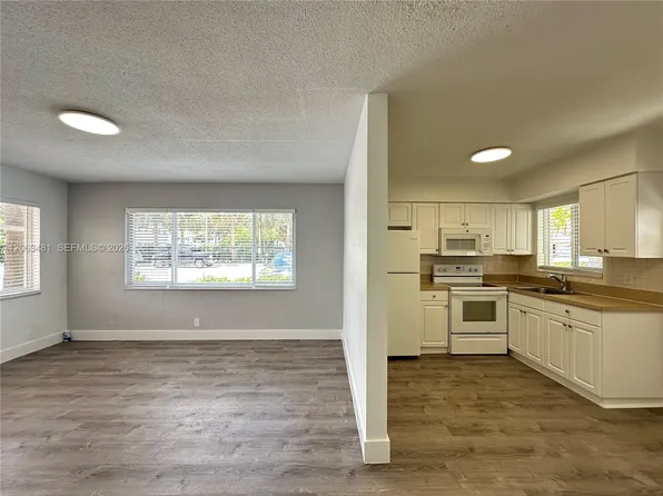 3720 NE 22nd Ave #12, Pompano Beach, FL 33064