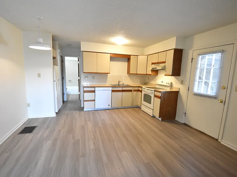 1929 Walnut St #6 — Photo 6