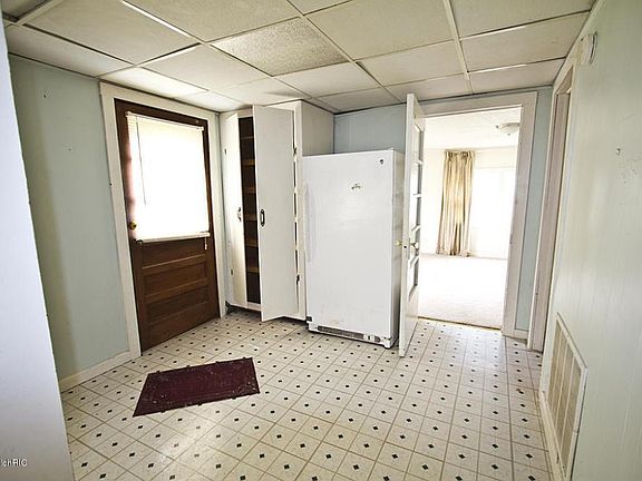 5th image of 93664 Charles St