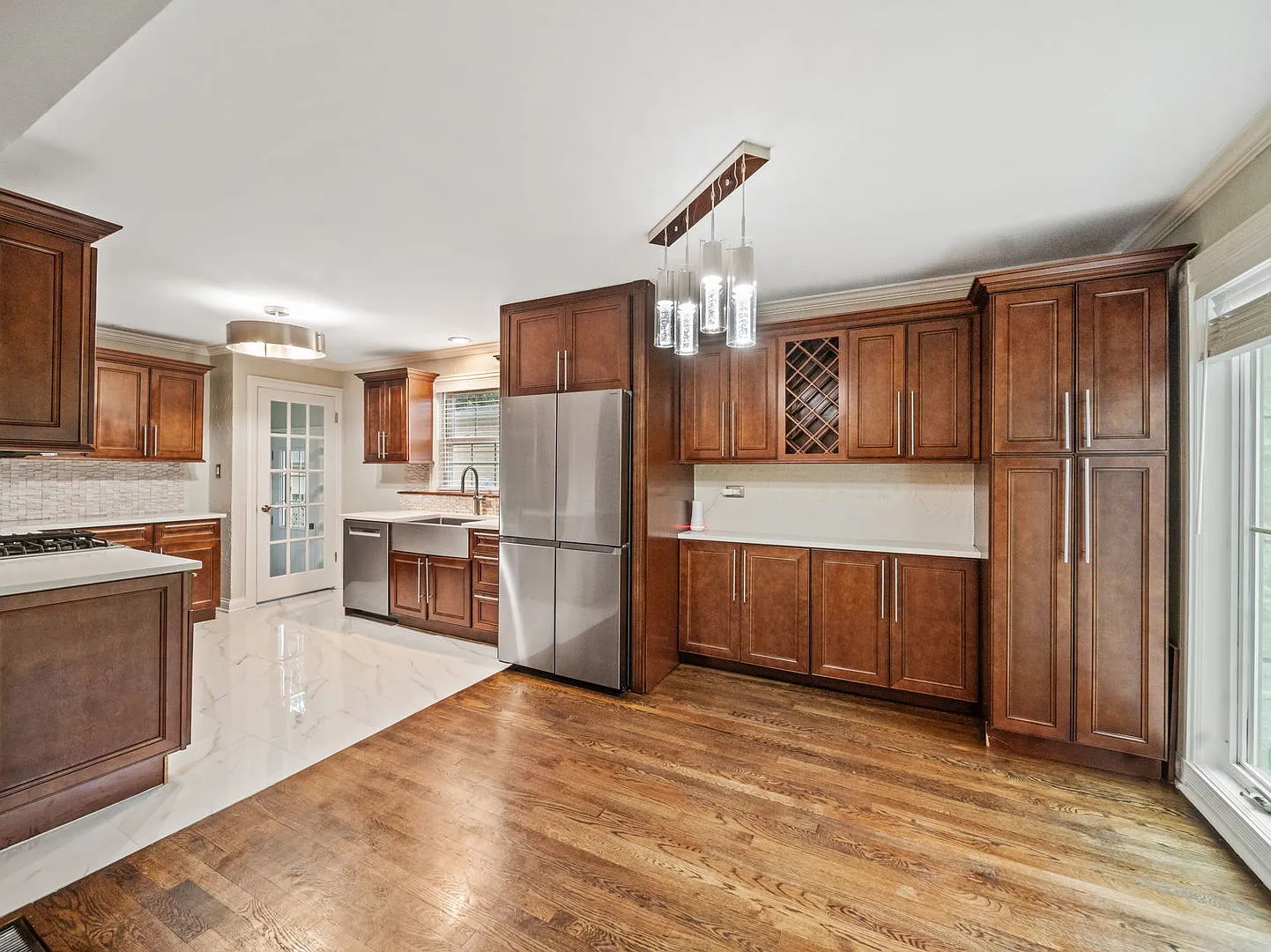 4 bed, 1096 sqft, $3,950 — Photo 3