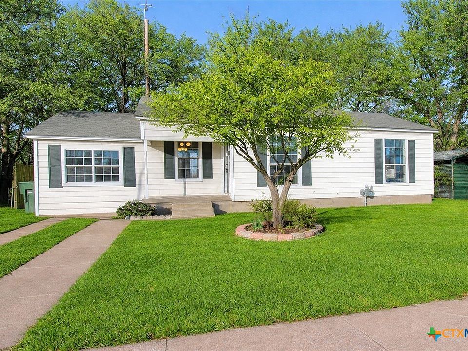1st image of 906 Erath Dr