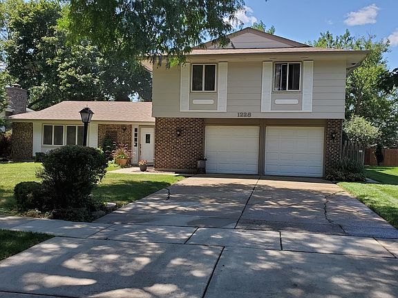 2nd image of 1228 Fairlane Dr
