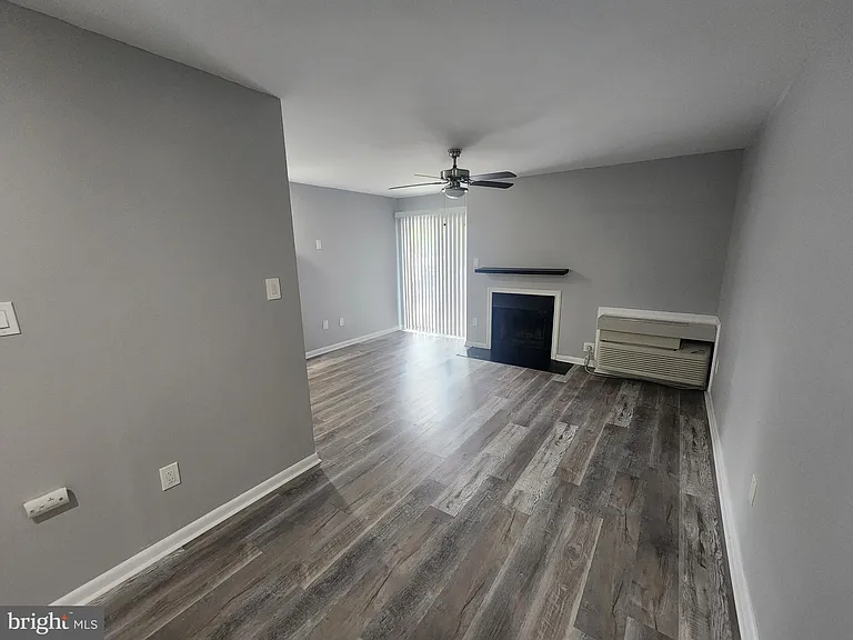 2029 Lucas Ln — Photo 3