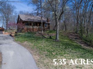 1329 Dorchester Ln, Brighton, IL 62012