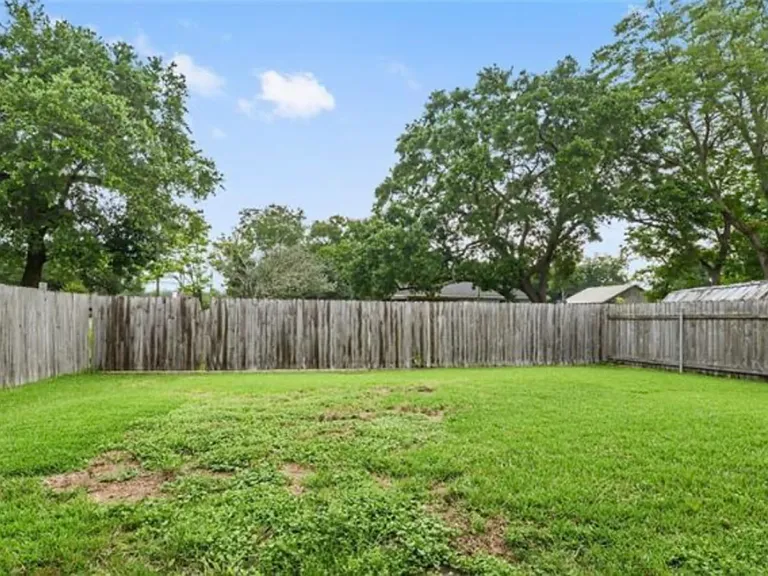 104 Trueil Ln — Photo 10