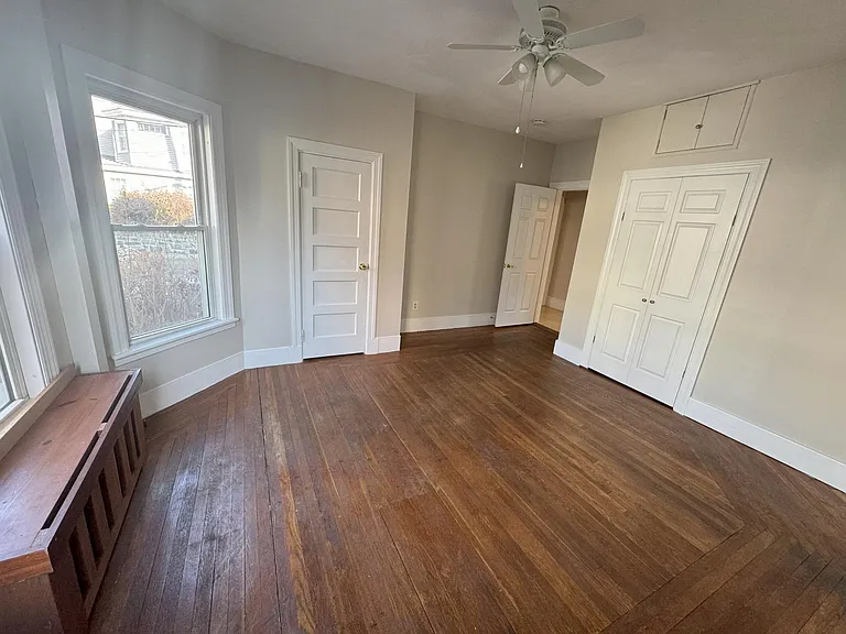 Larger bedroom empty