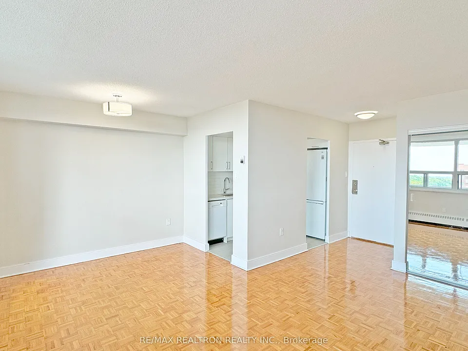 1500 Bathurst St #409