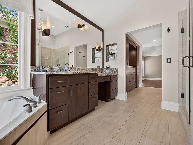 415 Wembley Cir — Photo 33