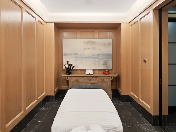 20 East End Avenue image 28 of 31