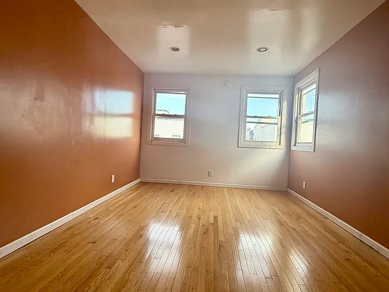 206 Hancock Ave #2 — Photo 5