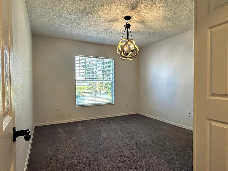 2439 Saint Augustine Blvd — Photo 16
