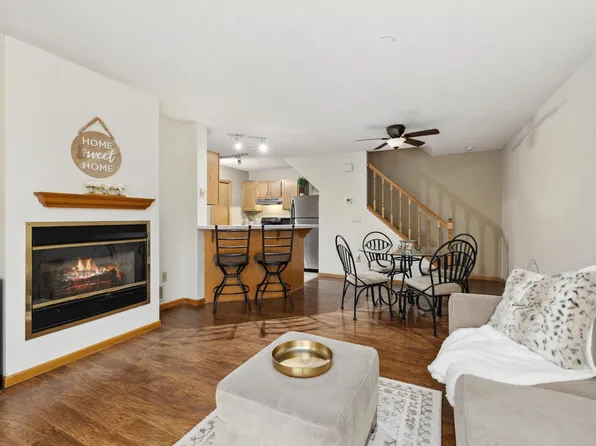 4016 Wilshire Cir, Saint Paul, MN 55126