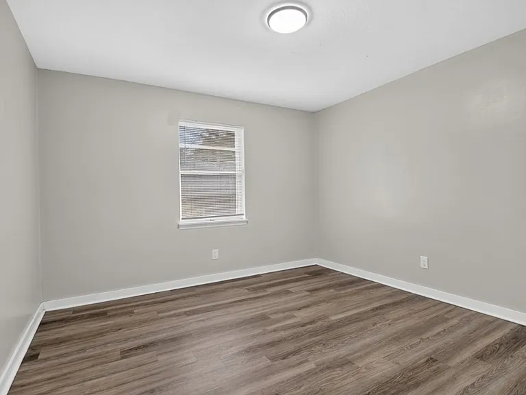 822 N Hughes St — Photo 12