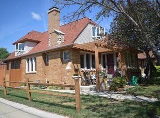 2321 N 68th St, Wauwatosa, WI