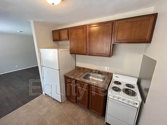 3rd image of 1761 Harrison Ave Unit 7