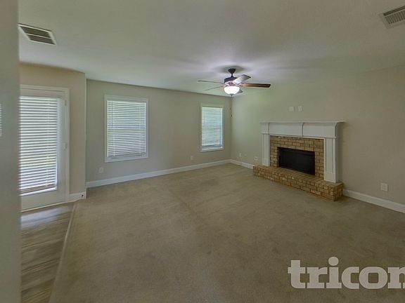 2nd image of 210 Livingston Ct