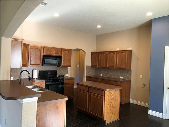 2nd image of 6724 Sierra Madre Dr