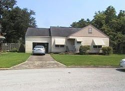 1st image of 3910 Brinkman Dr