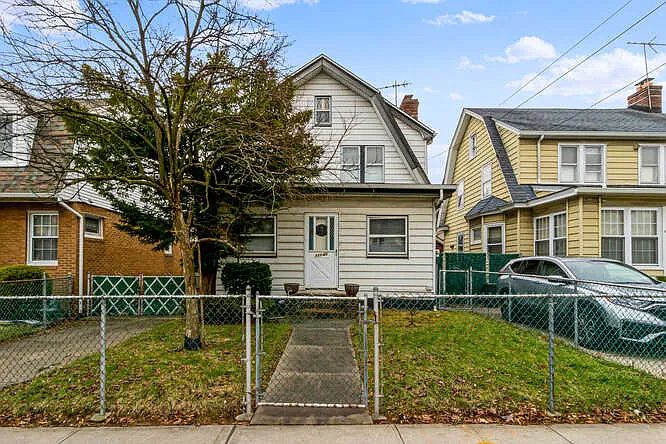 1st image of 11140 Myrtle Ave