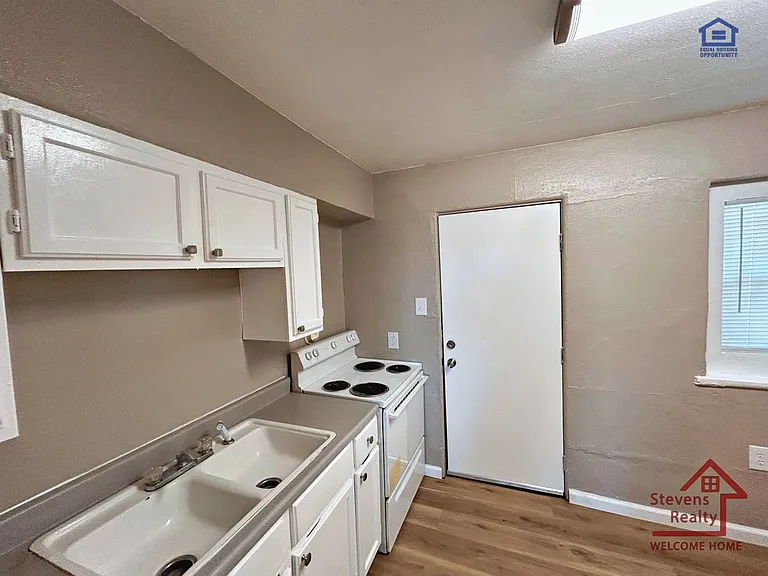 2323 NW Bell Ave — Photo 5