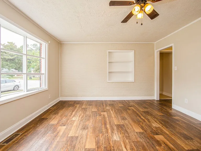 1203 Turnpike Rd — Photo 16