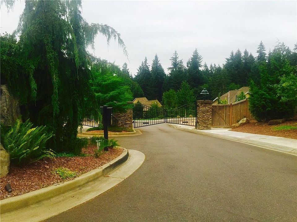 2nd image of 821 6th Ln