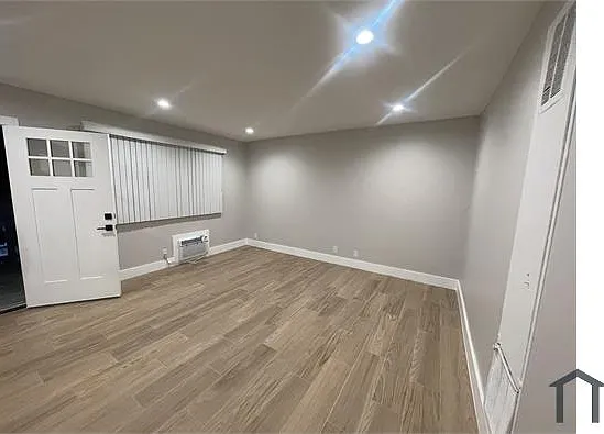 14921 Vanowen St #4 — Photo 11